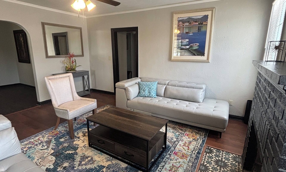Northside House | Riverfront Retreat Peaceful Water Views & Spacious 4BR 2BH Home