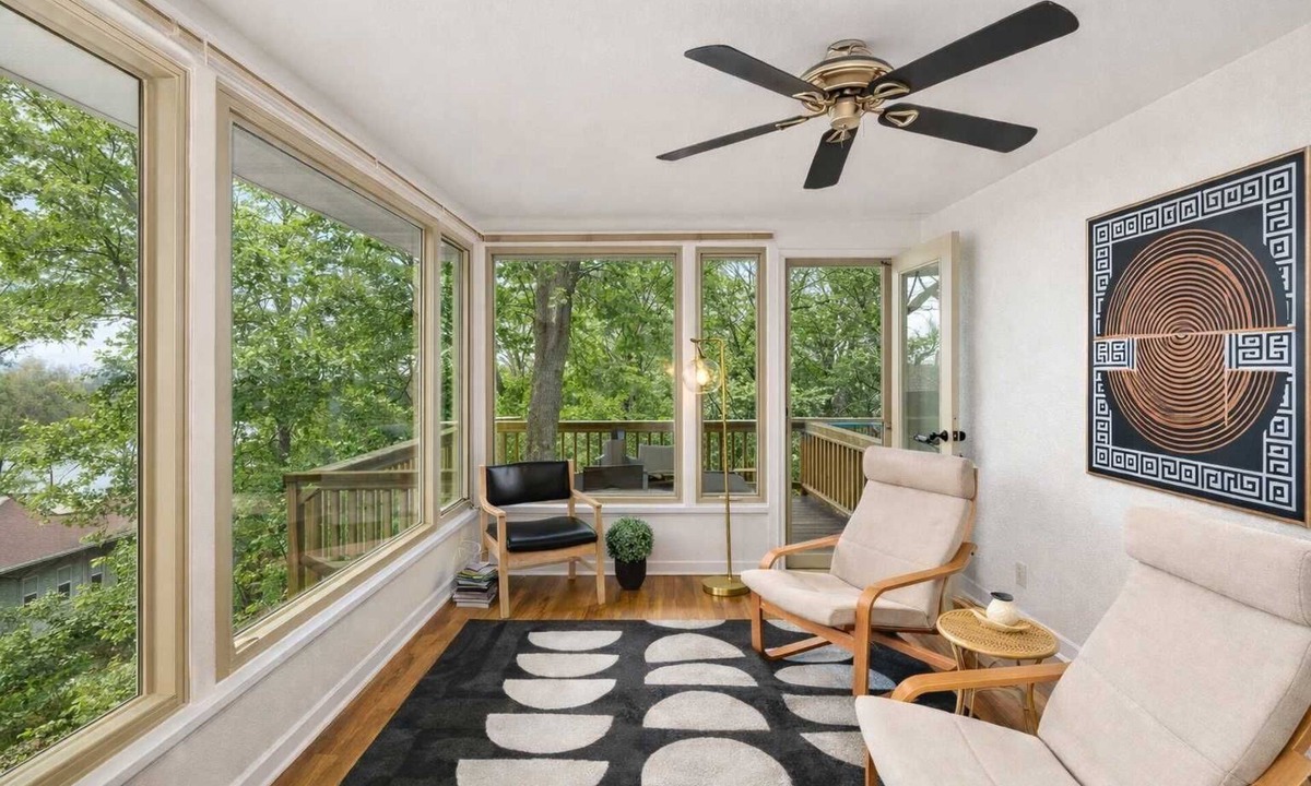 Appleton House | Riverfront Retreat w/Fireplace & Fast WiFi