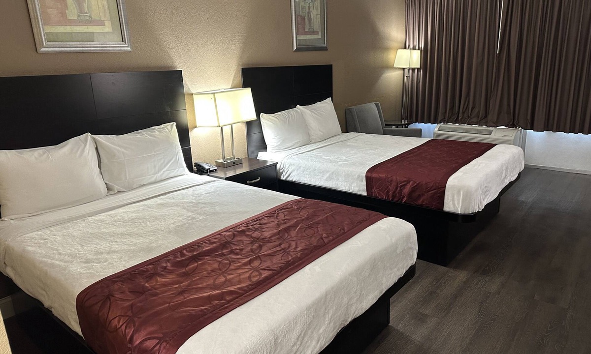 Bushnell Hotel | Rodeway Inn Bushnell