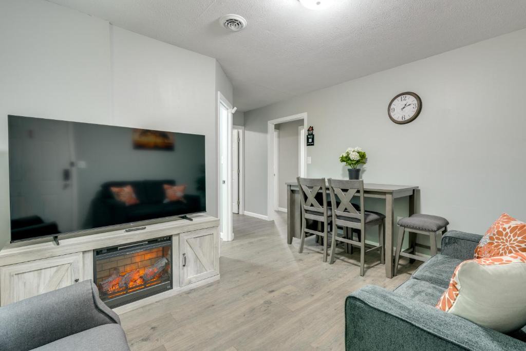 Morristown House | Rolling Hills Retreat, Cozy 2BR Near Lakes/Smokies