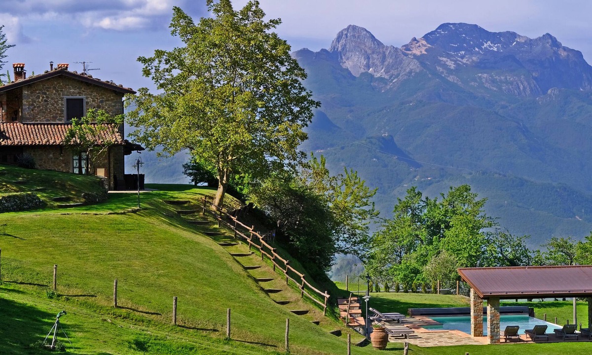 Pieve Fosciana Apartment | Romantic apartment in Tuscany country side villa, wonderful view in the nature