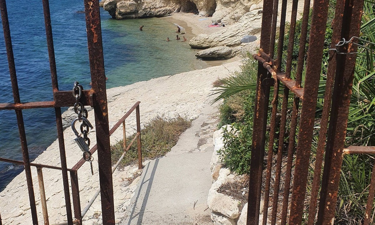 Cagliari House | Romantic house, overlooking the sea and private access to Cala Bernat