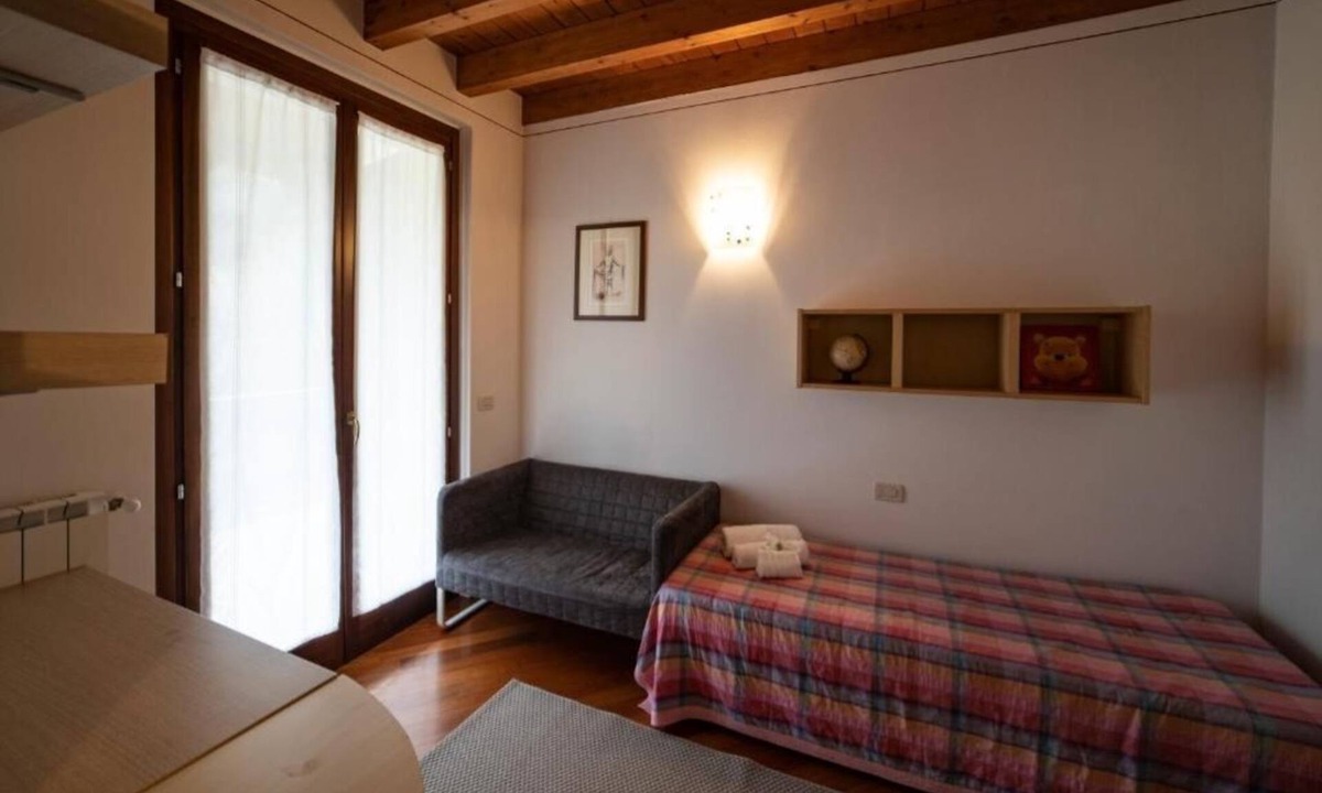 Sulzano Apartment | ROMANTIC LAKE VIEW HOUSE