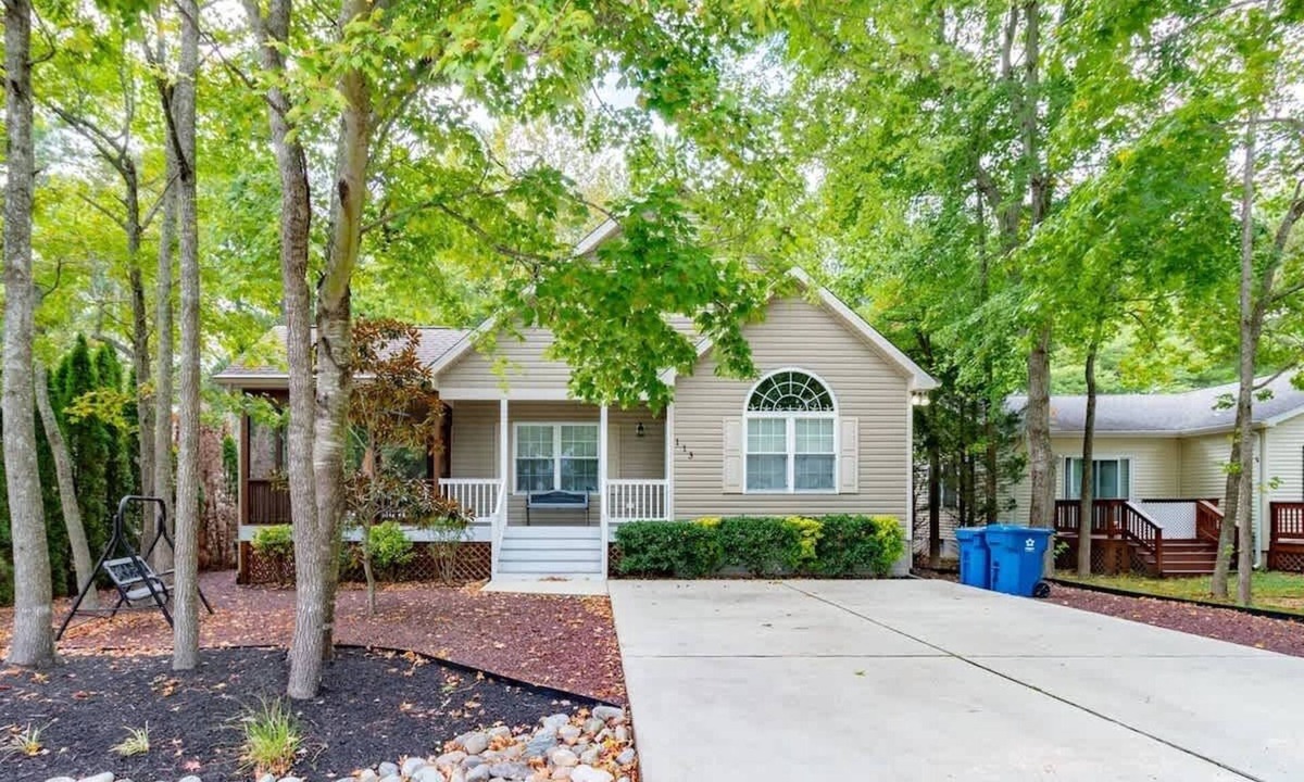 Ocean Pines House | Rose's Dream | Screened Porch + Loft