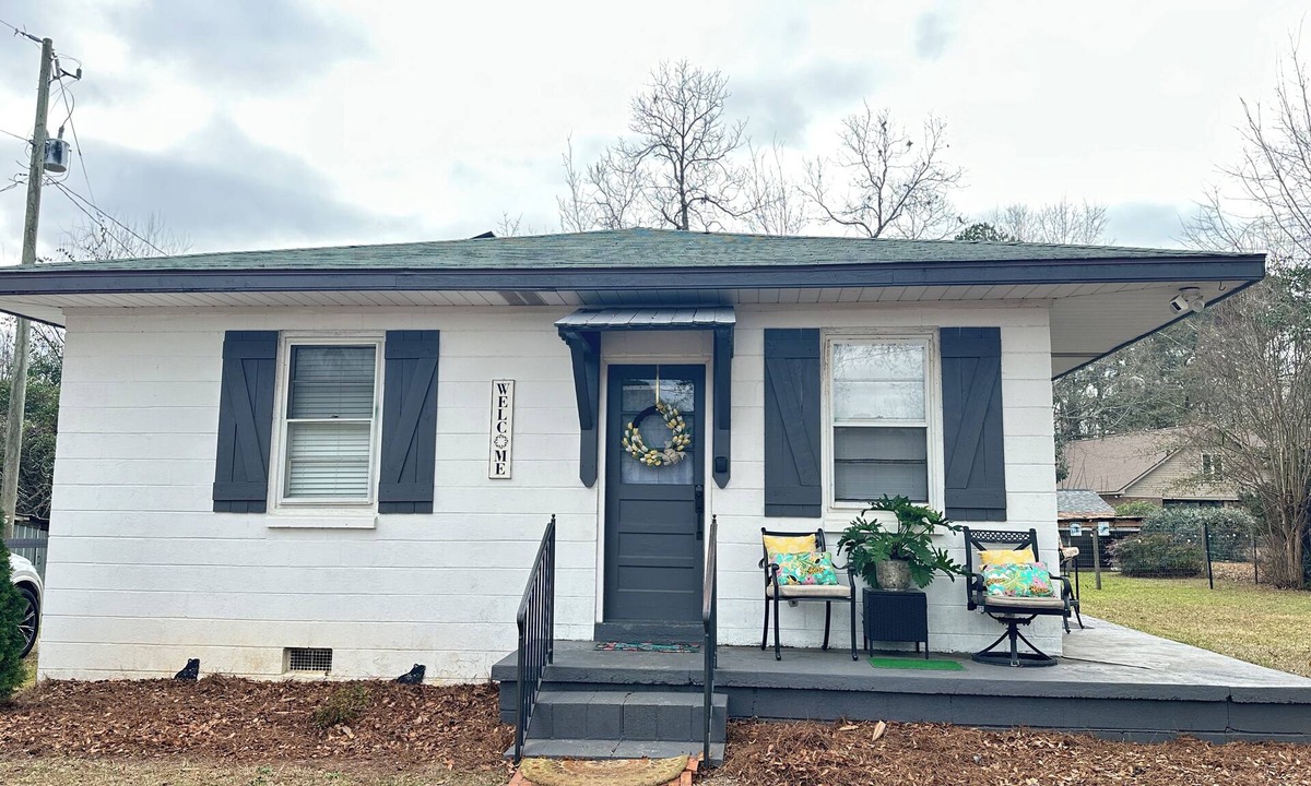 Columbia Cottage | Rustic Country Cottage Near Lake Murray -Just 1 hour from The Masters!