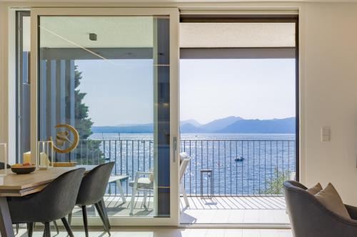 Torri del Benaco Apartment | SalvatoreHomes - Luxurious Dreamview Waterfront Apartment in Torri del Benaco with Pool - Casa Azura - a 5 Star Luxury Collection at Lake Garda
