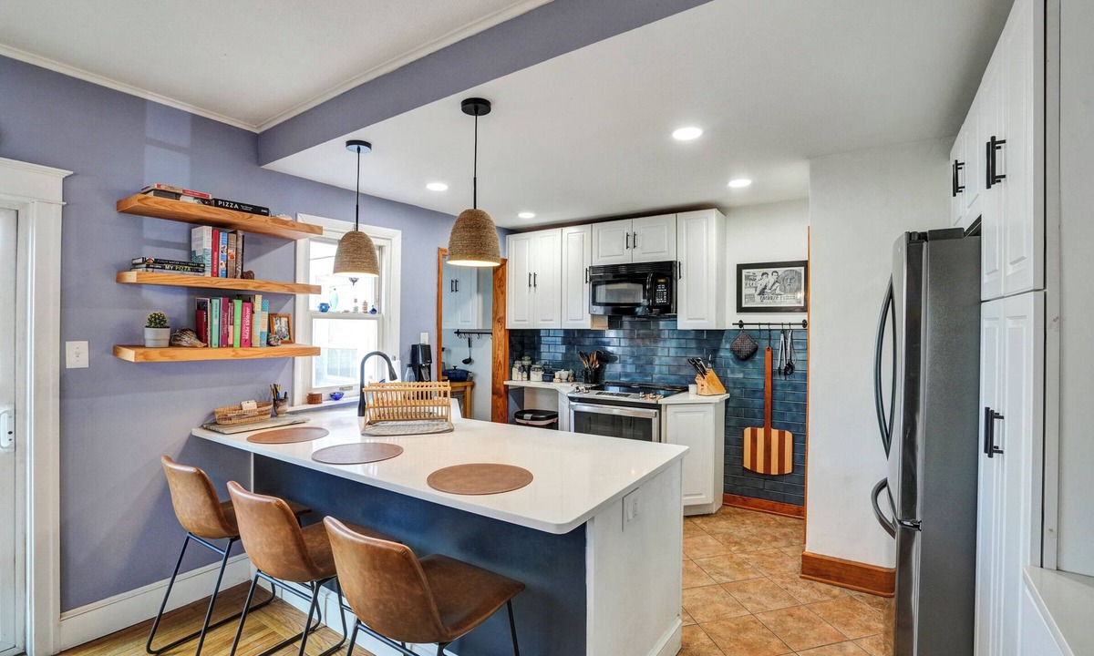 Phoenixville House | Sam's Place 3-BR townhome in welcoming Phoenixville