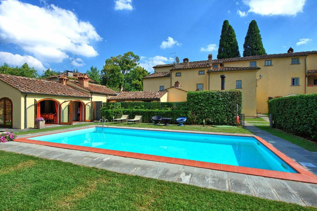 Subbiano Villa | Santa Flora by PosarelliVillas