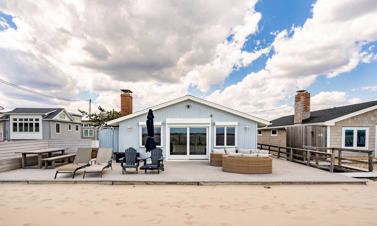 Dover Beaches North House | SEA3200 | Oceanfront 4BR 2ba in Seacrest Beach, Lavallette! Parking, Pets, Sleeps 10!