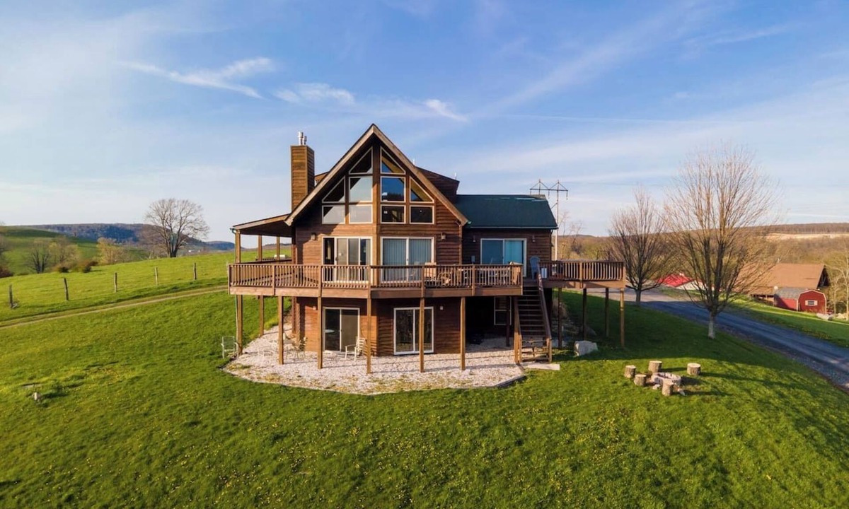 McHenry Ski Chalet | Serenity Sunsets! 2.8miles to WISP, hot-tub, pets