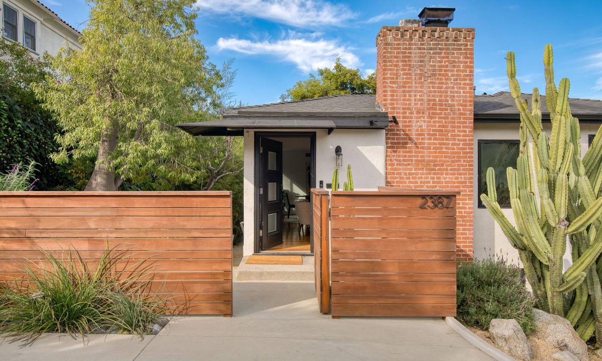 Silver Lake House | Silver Screen by AvantStay | Luxe Backyard Escape
