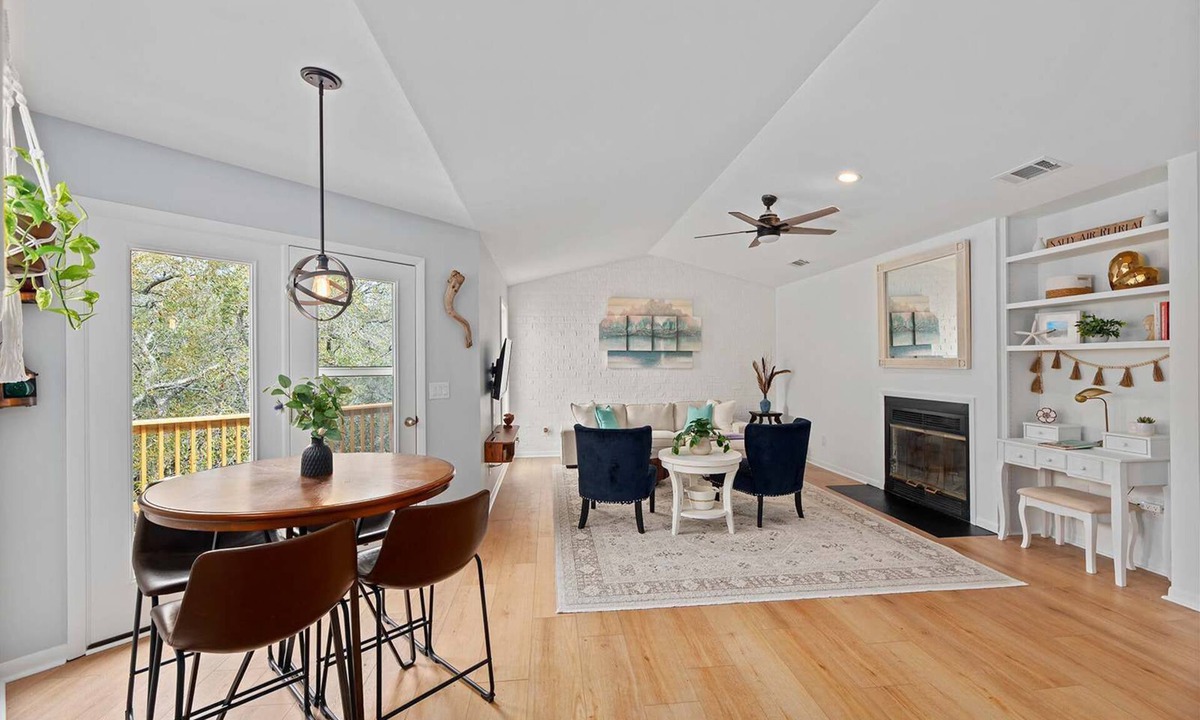 Colington House | Sojourn Stylish 2BD with Pool and Tennis