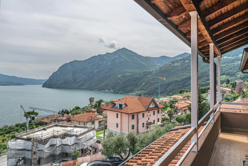 Zorzino Apartment | Sole E Lago - Iseo View - by HOST4U