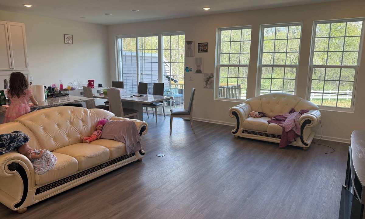 Englishtown House | Spacious 3BR Townhome , 4 Full Baths + Finished Basement- Manalapan