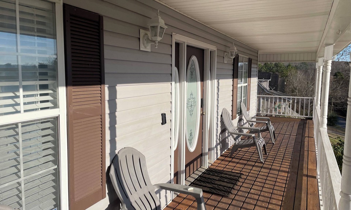 Graysville House | Spacious 4-bedroom house with scenic view in superb Ringgold with AC