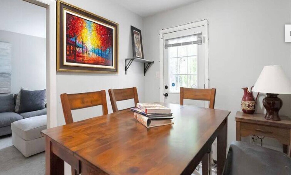 Franconia House | Spacious 4-bedroom townhome in Alexandria with parking and exercise equipment.