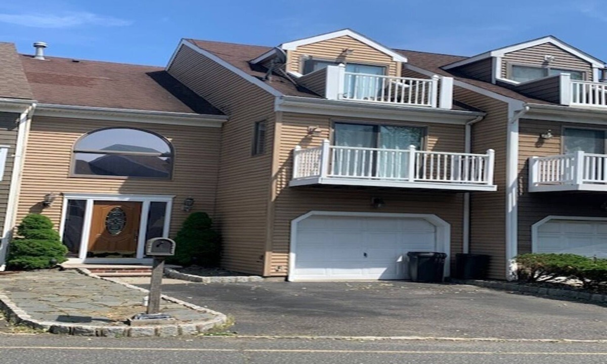 Highlands House | Spacious 4-bedroom townhome in beach town Highlands