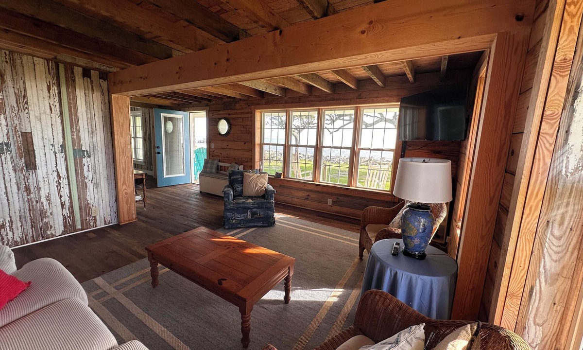 Harkers Island House | Spacious 5-bedroom house with AC, WiFi in awesome Harkers Island