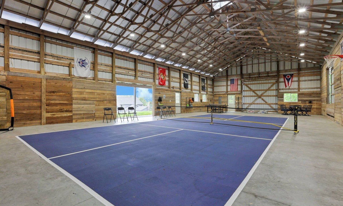 Logan House | Spacious Getaway for 22 w/Pool, Hot Tub & Huge Game Room – Perfect for Groups!