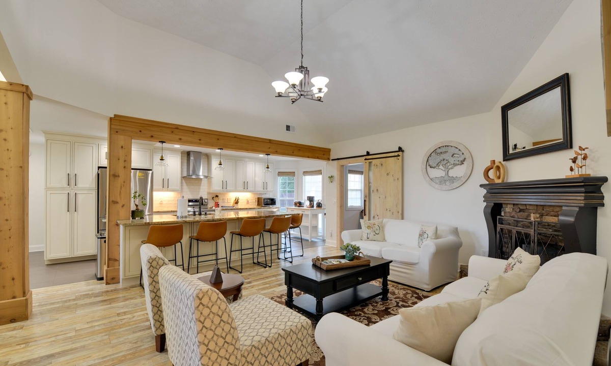 Winder House | Spacious Winder Getaway w/Hot Tub + Game Room!
