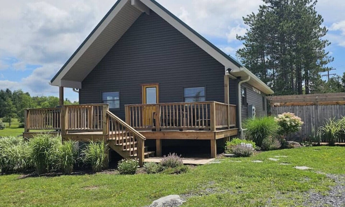 Davis Ski Chalet | Step Inside the Yellow Door – Your Mountain Chalet Escape Awaits