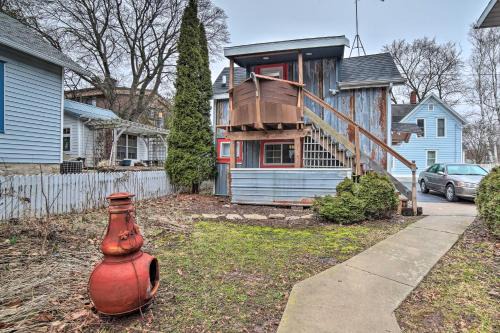 Sturgeon Bay Apartment | Steps to Waterfront & Dtwn: Sturgeon Bay Escape!