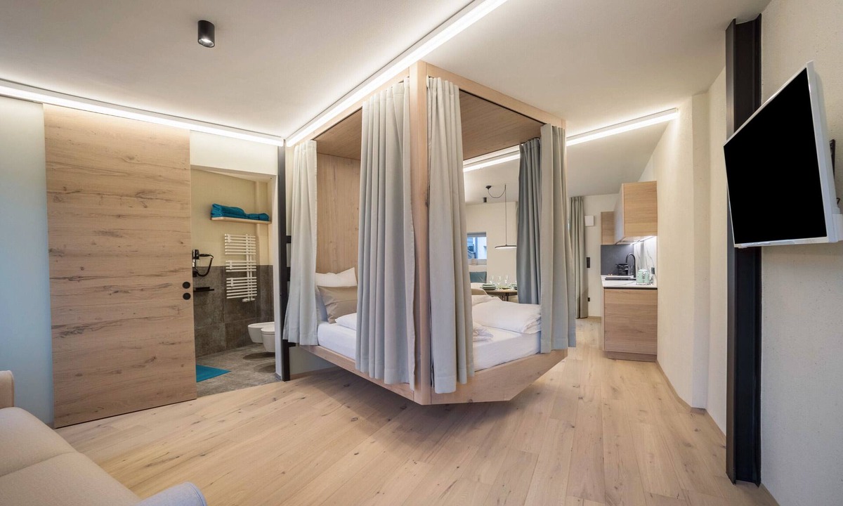 Old Town Apartment | Studio Apartment 'Avia Living Teresa' with Mountain View and Wi-Fi