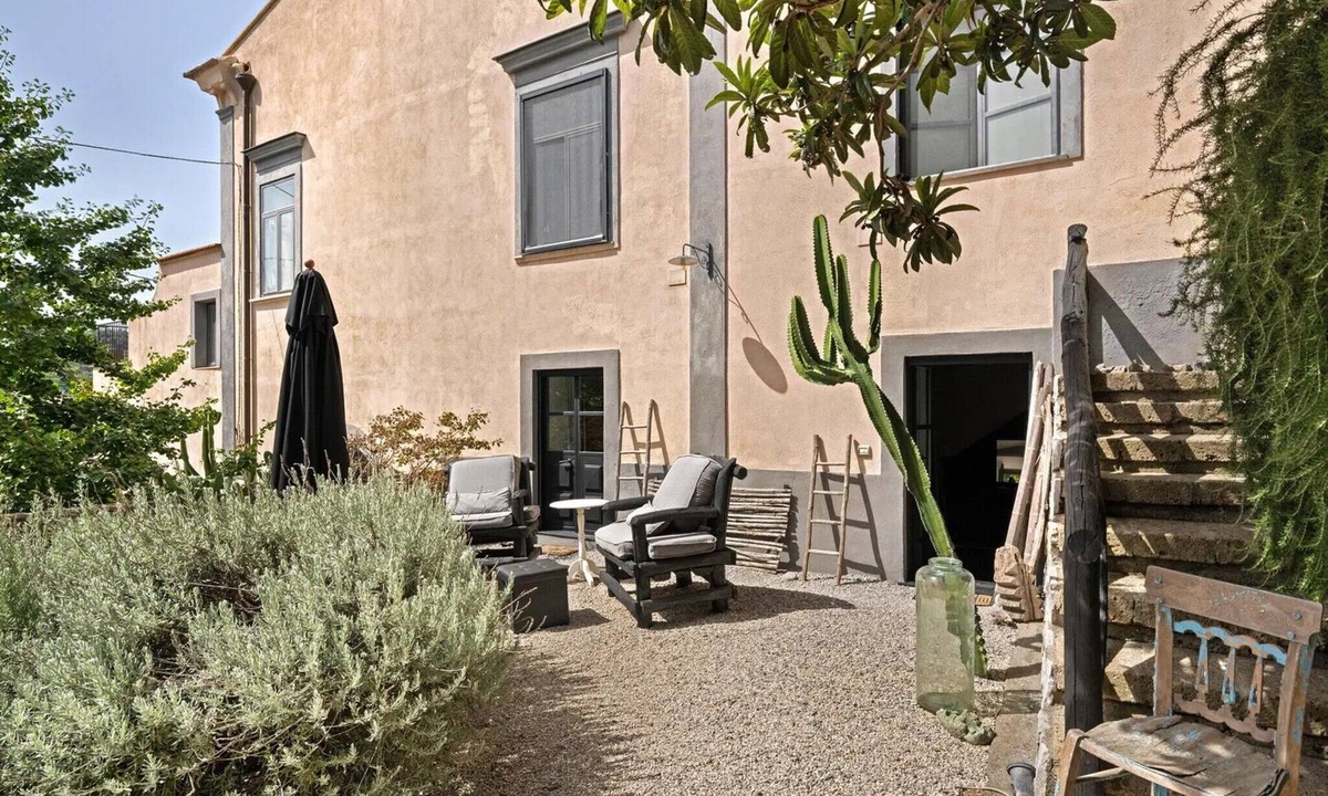 Schiazzano Apartment | Studio Apartment 'Villa Cangiani - La Lavanda' with Mountain View and Wi-Fi