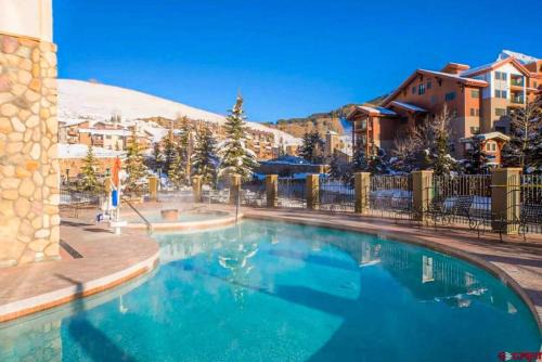 Mount Crested Butte House | Studio Perfect Location 317 with Pool and Hot Tub
