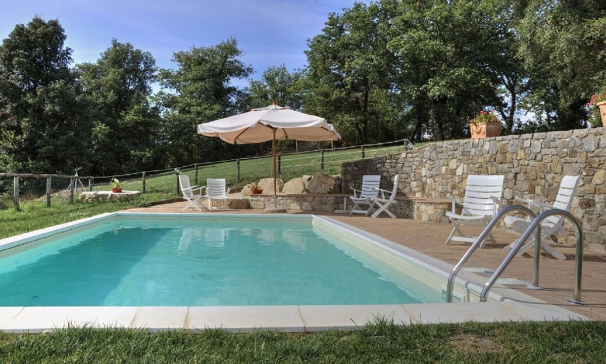 Gaiole in Chianti Villa | Stunning private villa for 12 people with WIFI, A/C, private pool and TV