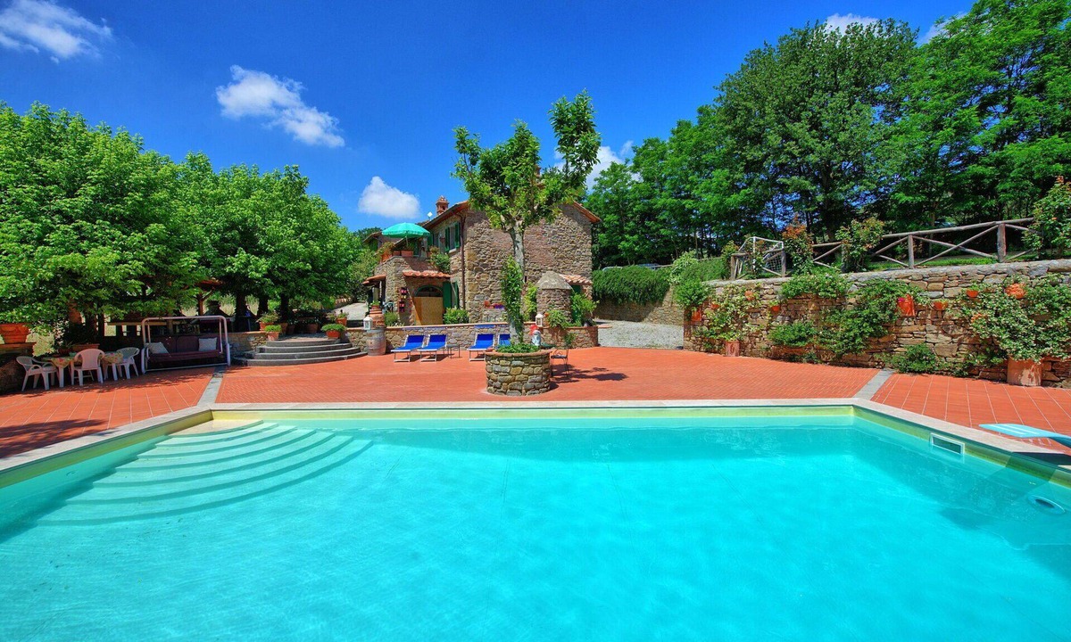 San Pietro a Cegliolo Villa | Stunning private villa with WIFI, private pool, A/C, TV and panoramic view, close to Cortona