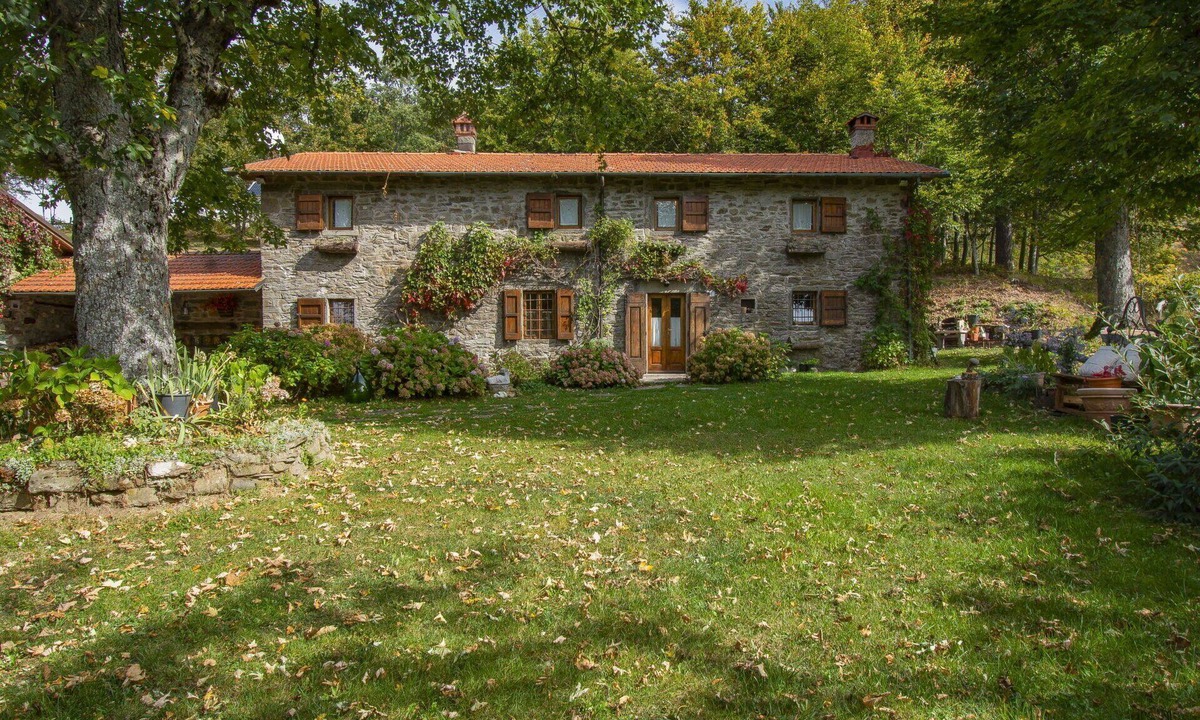 San Marcello Pistoiese House | Stunning private villa for 7 people with WIFI, private pool, TV, terrace and pets allowed