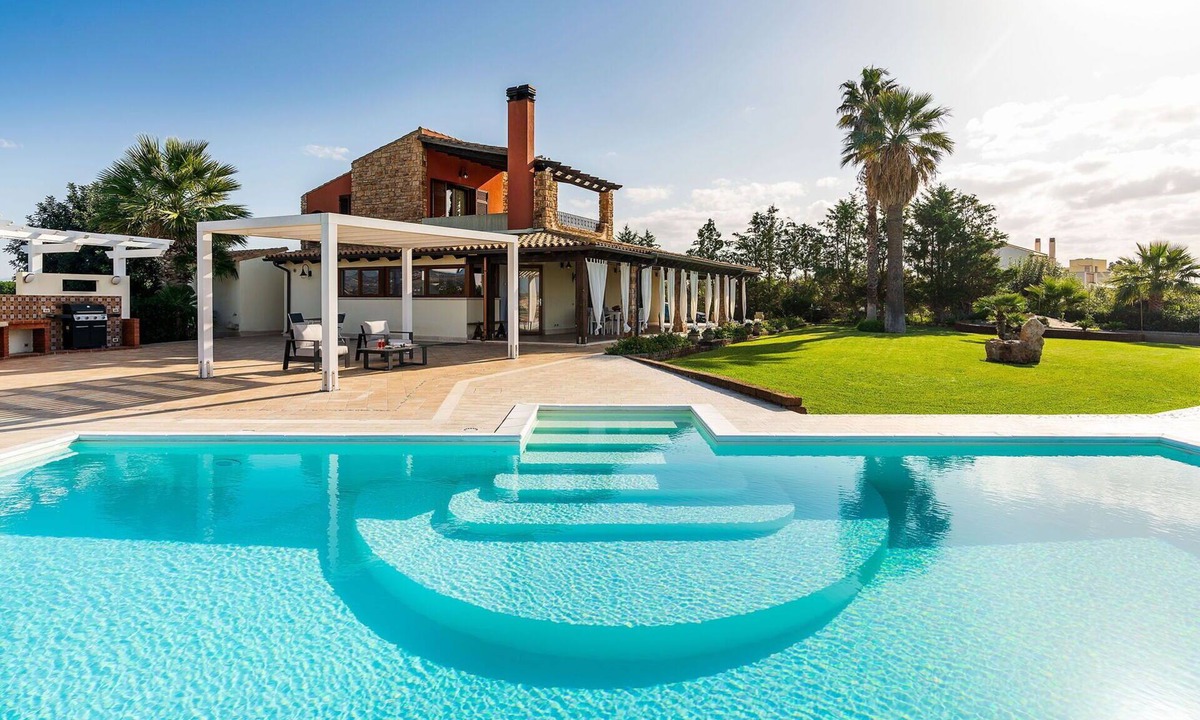 Mockarta Villa | Stunning private villa for 9 people with WIFI, private pool, A/C, TV, terrace and panoramic view
