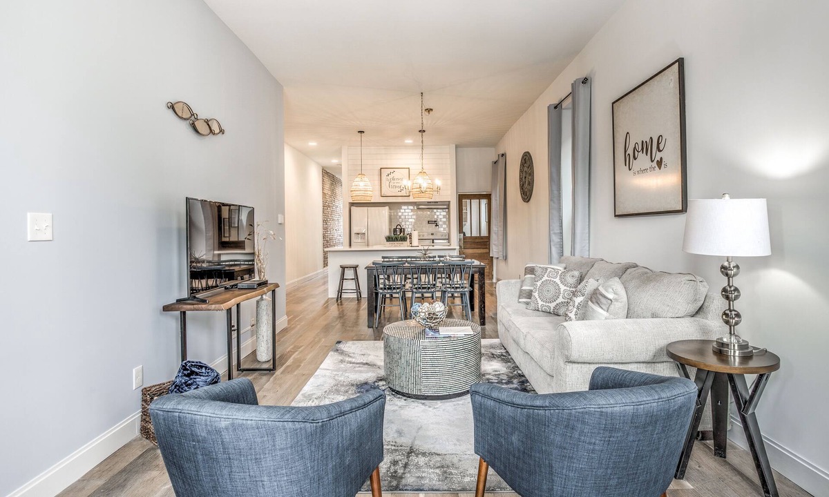 The Gate House | Stylish downtown retreat | JZ Vacation Rentals