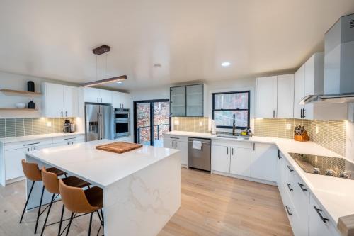 Charlottesville House | Stylish Home Minutes to UVA, Hospitals, & Downtown