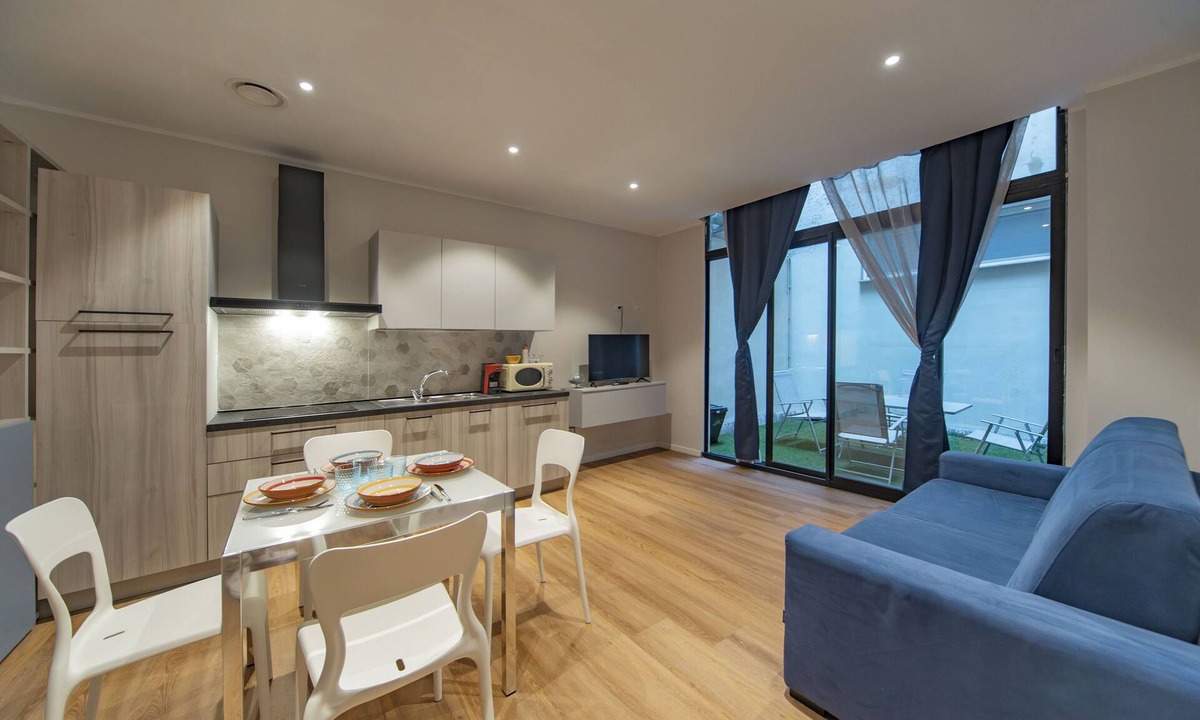 Historic Castle District Apartment | Sun & moon house