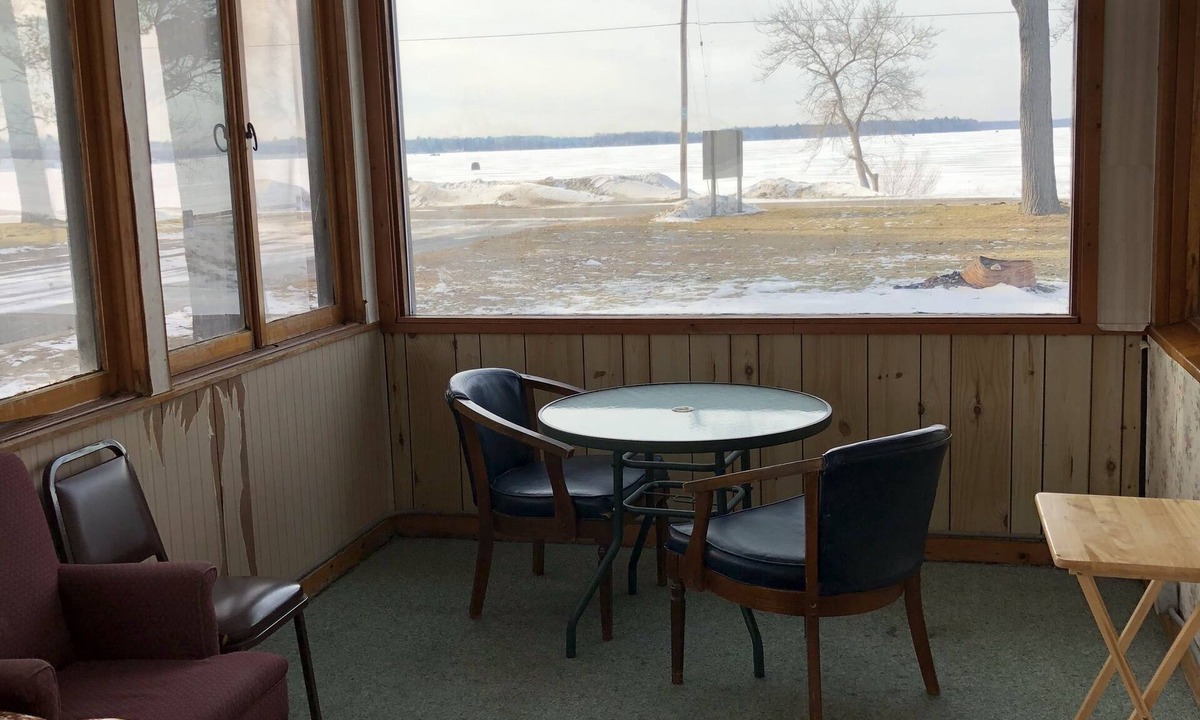 Cadillac Hotel | Sun 'N Snow Hotel