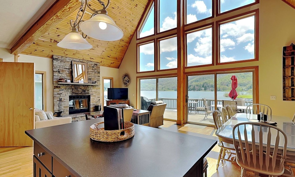 McHenry Cottage | Sunny Boy by Taylor Made Deep Creek