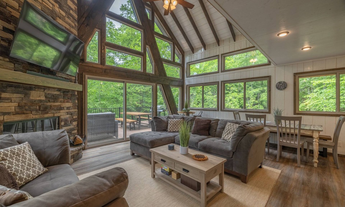 Innsbrook Ski Chalet | Sunset Ridge Hideaway by Innsbrook Vacations!