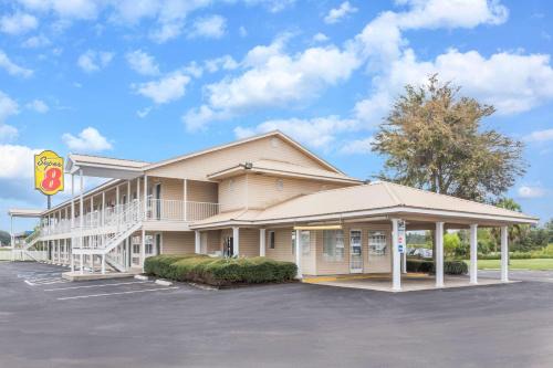 Madison Hotel | Super 8 by Wyndham Madison