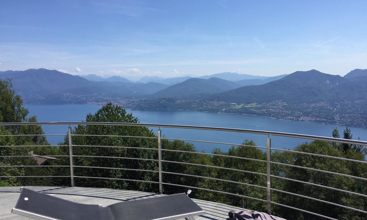 Pollino House | Superb villa with panoramic view over Lake Maggiore