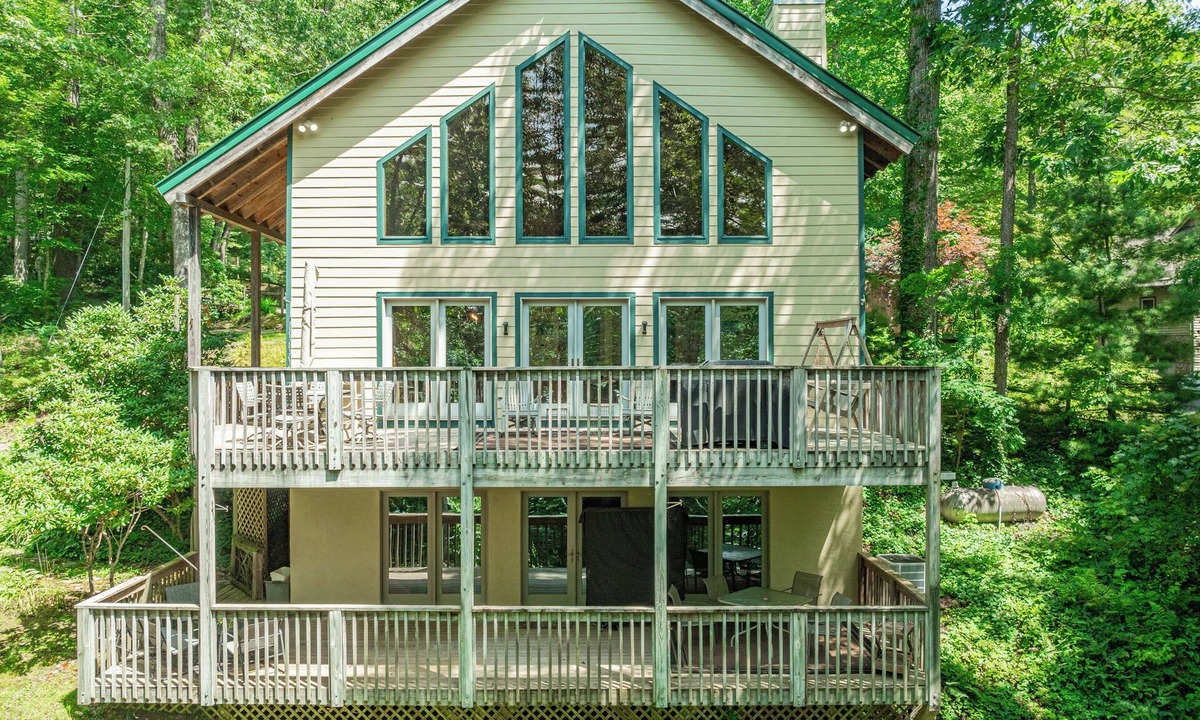 Cullowhee House | Sweet Mountain Dreams - 3BR: Mountain Retreat w/Lake Glenville Views, Firepit