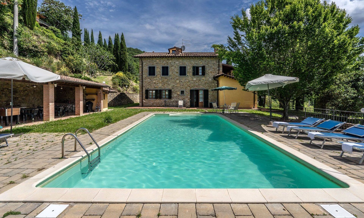Subbiano Villa | Tenuta Le Caselle farmhouse with pool