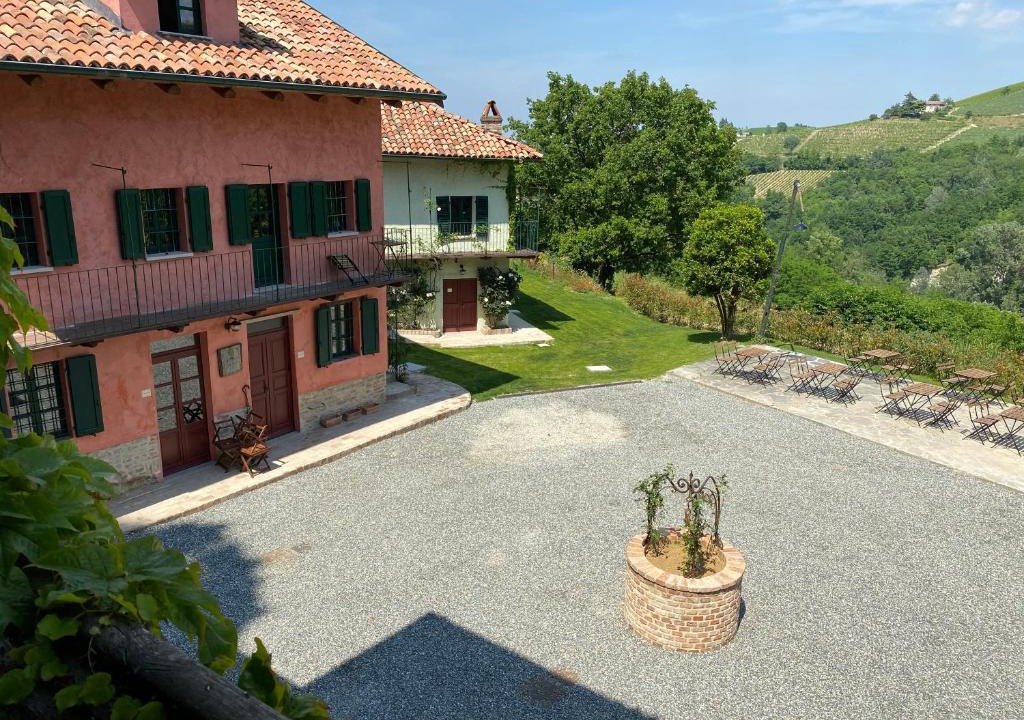 Cassinasco Bed & Breakfast | Tenuta Miranda