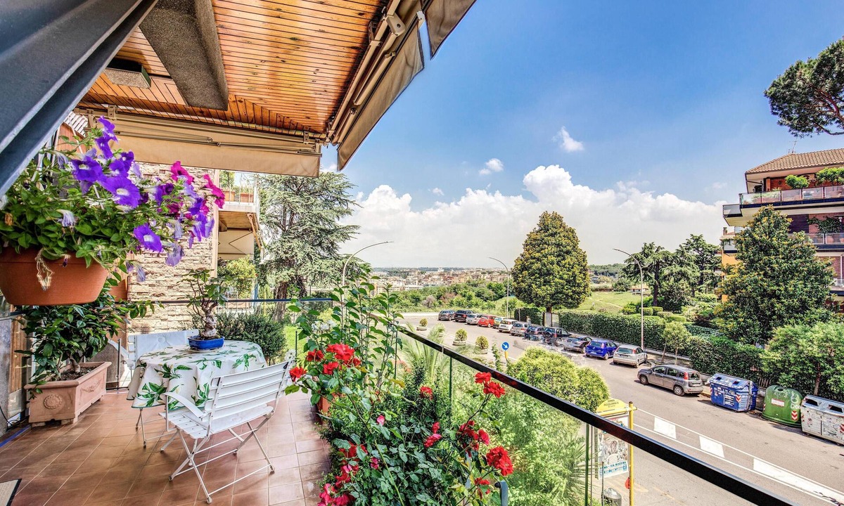 Quartiere XIII Aurelio Apartment | Terrazza Piccolomini: elegant apartment stunning view over Rome/St Peter's Dome