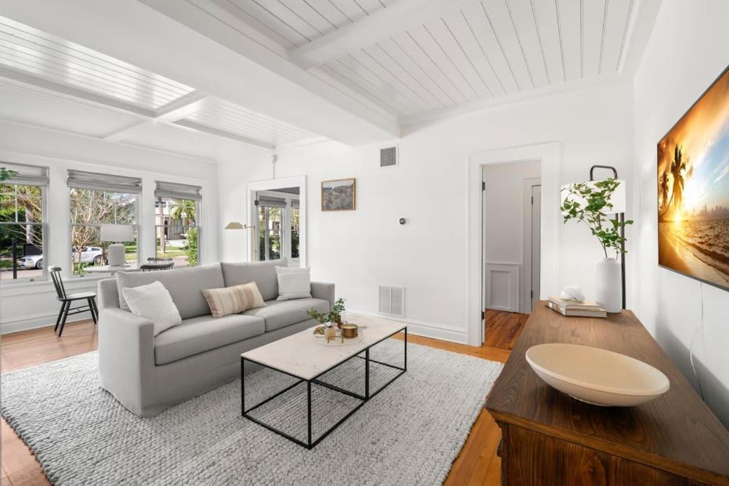 Hyde Park Apartment | The Adaline #1 - Upscale Hyde Park Apt, First Floor