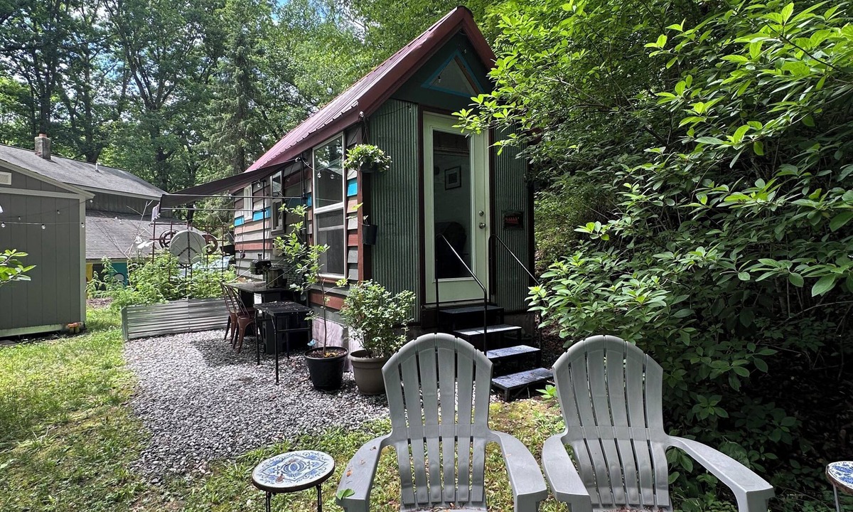 Tuckasegee House | The Bumbleshack Creekside Tiny House in an Old Forest of Tuckasegee, NC