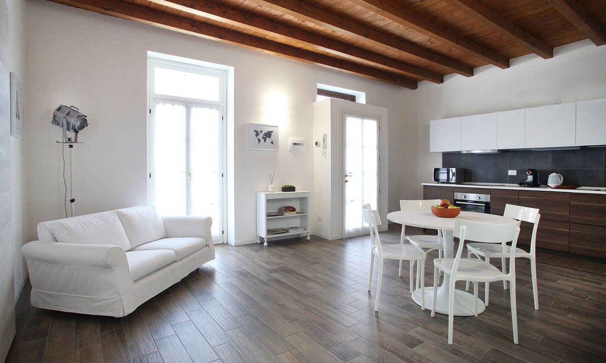Cernusco Lombardone Apartment | The Exclusive Court - Apartment