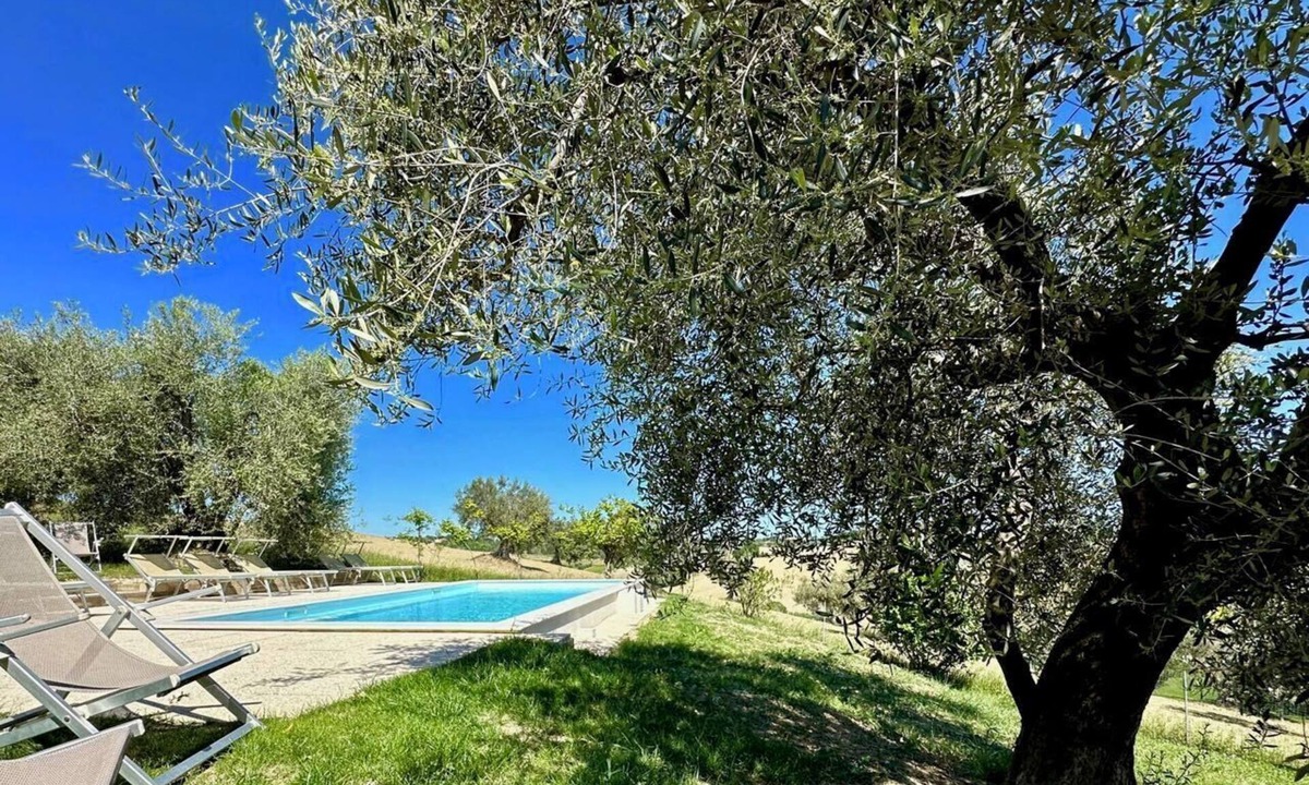 Bettolelle House | the Girasole in country house with swimming pool in Senigallia
