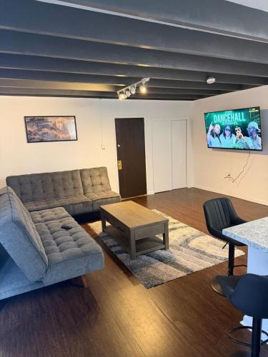 Glenolden Apartment | The Hideway Modern Stay, Glenolden, PA